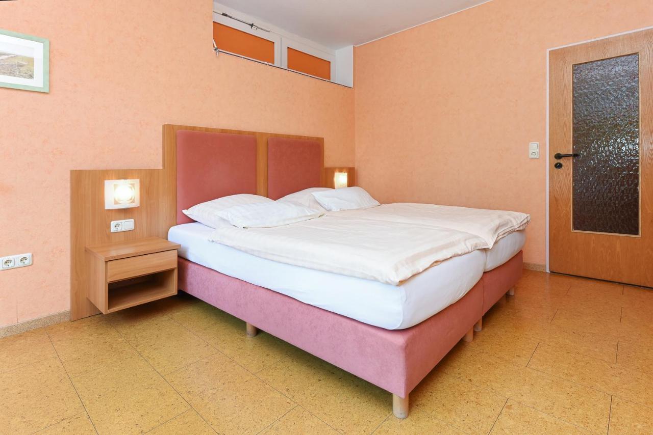 Hotel-Pension Altes Siel เบนซาซิเออ ภายนอก รูปภาพ