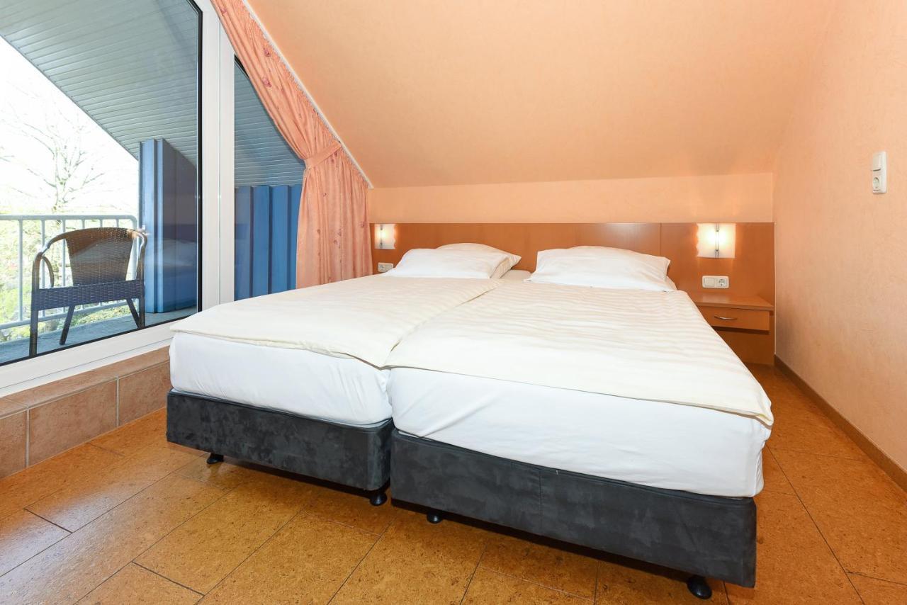 Hotel-Pension Altes Siel เบนซาซิเออ ภายนอก รูปภาพ