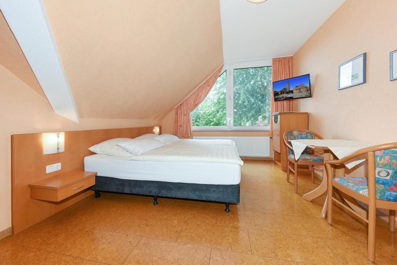 Hotel-Pension Altes Siel เบนซาซิเออ ภายนอก รูปภาพ