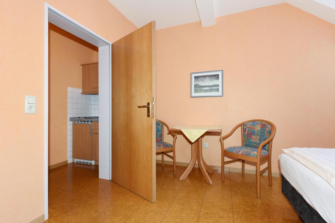 Hotel-Pension Altes Siel เบนซาซิเออ ภายนอก รูปภาพ