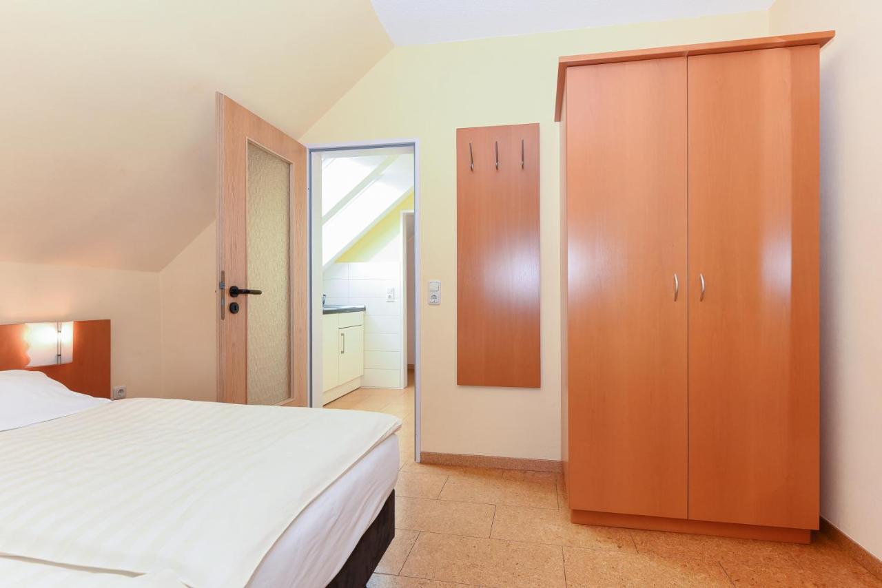 Hotel-Pension Altes Siel เบนซาซิเออ ภายนอก รูปภาพ