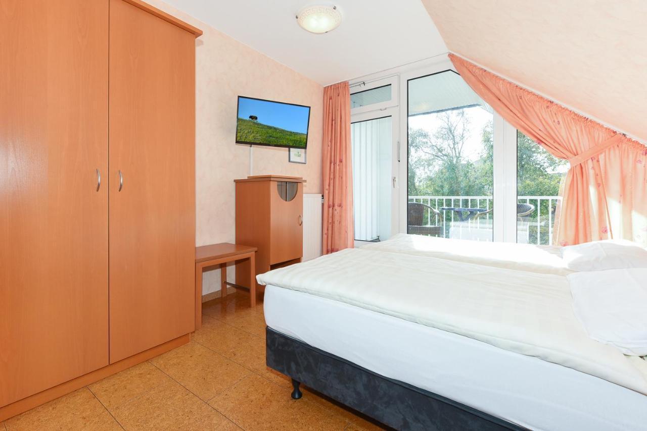 Hotel-Pension Altes Siel เบนซาซิเออ ภายนอก รูปภาพ