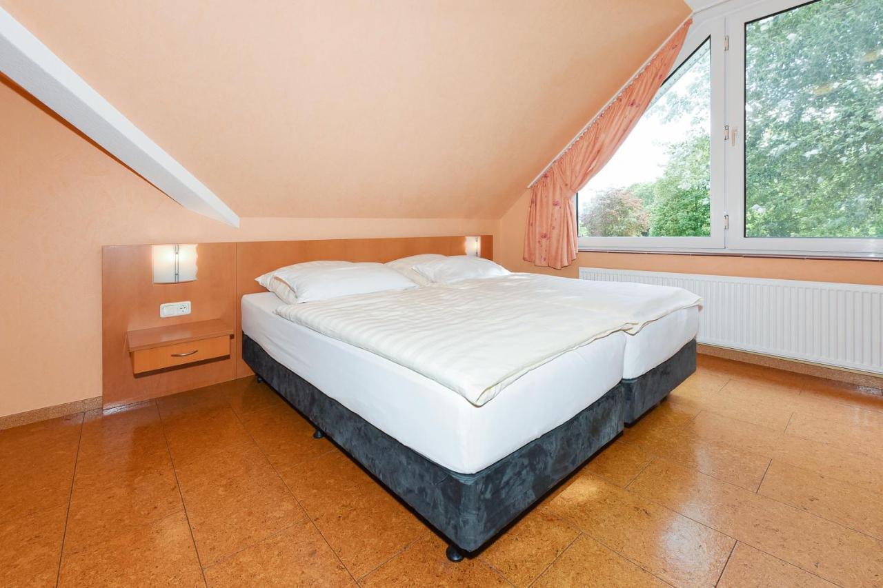 Hotel-Pension Altes Siel เบนซาซิเออ ภายนอก รูปภาพ