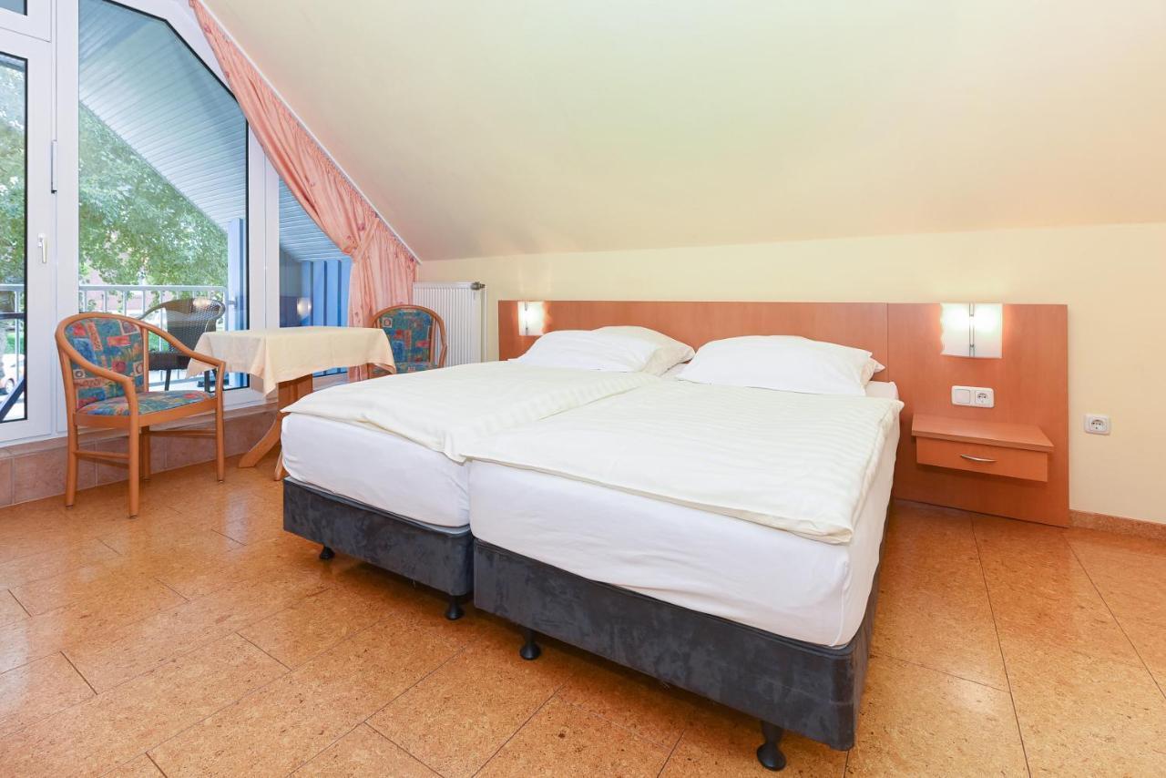 Hotel-Pension Altes Siel เบนซาซิเออ ภายนอก รูปภาพ