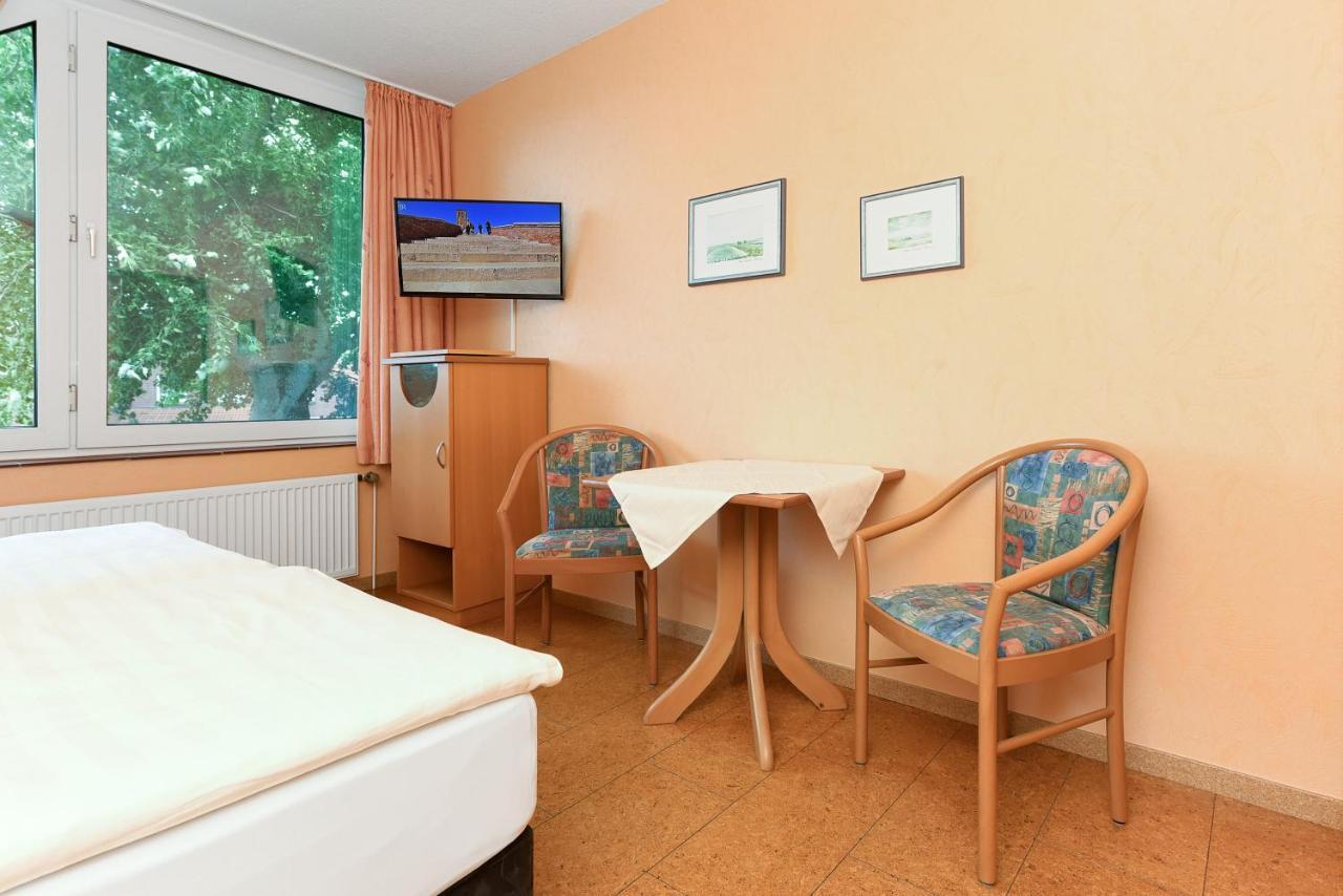 Hotel-Pension Altes Siel เบนซาซิเออ ภายนอก รูปภาพ