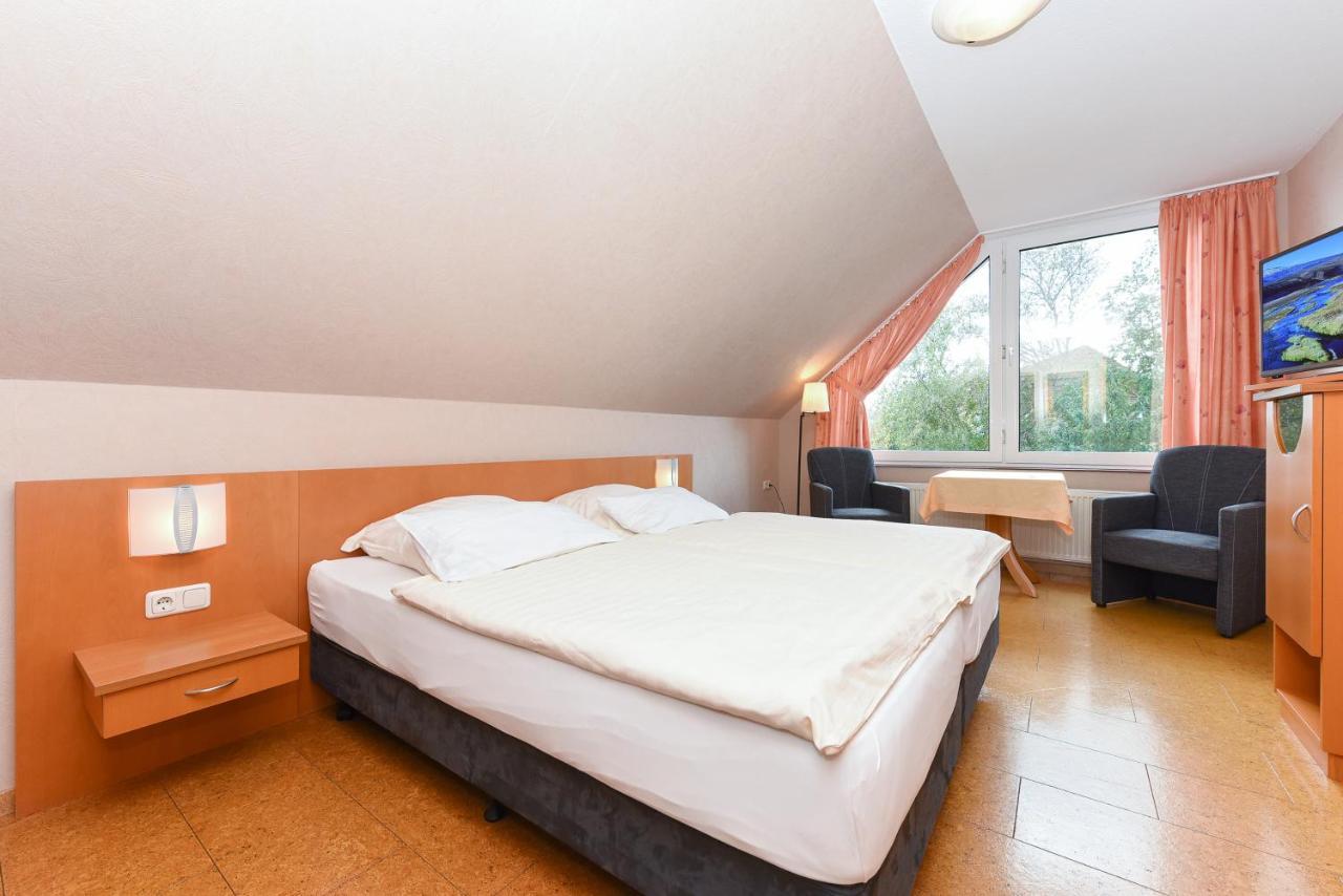 Hotel-Pension Altes Siel เบนซาซิเออ ภายนอก รูปภาพ