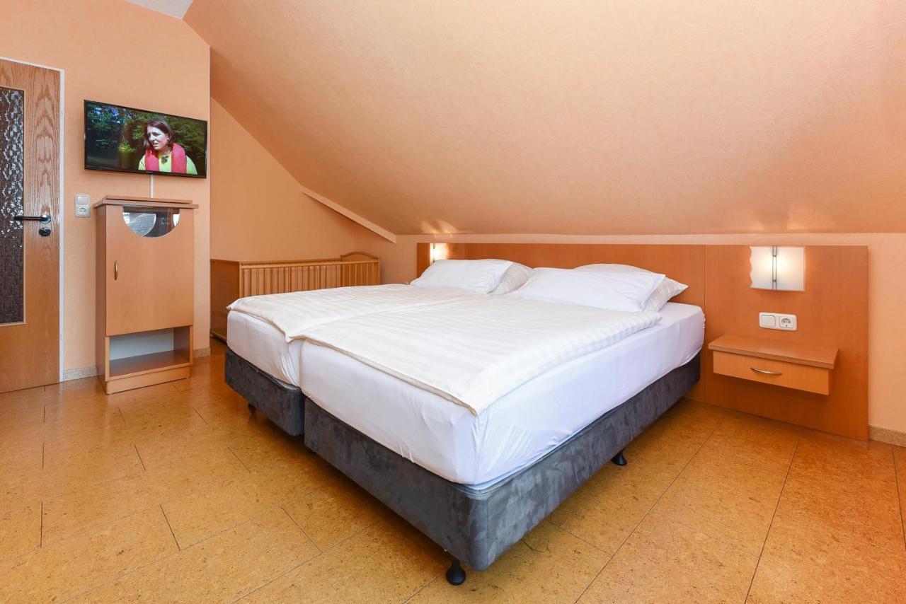 Hotel-Pension Altes Siel เบนซาซิเออ ภายนอก รูปภาพ
